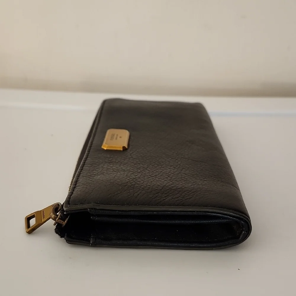 Fossil Expandable Leather Crossbody w/Free Fossil Wallet